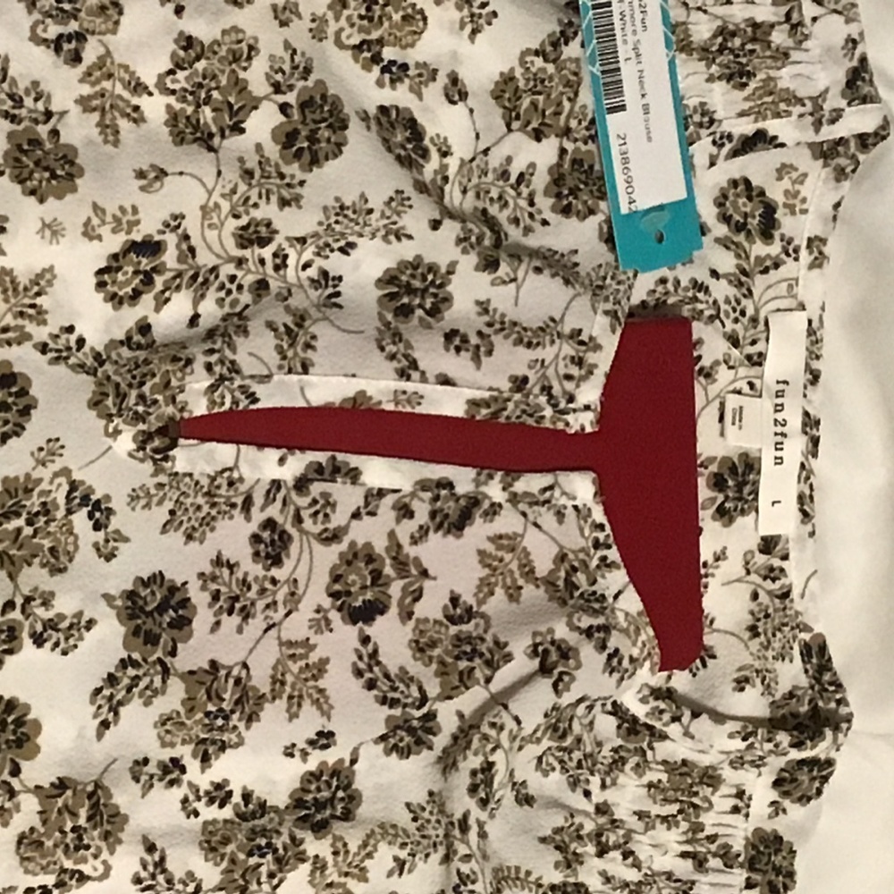 Fun2Fun split-neck blouse, Size large - Picture 6 of 6